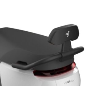 Segway rugsteun zwart met zwart kussen - Afbeelding 2