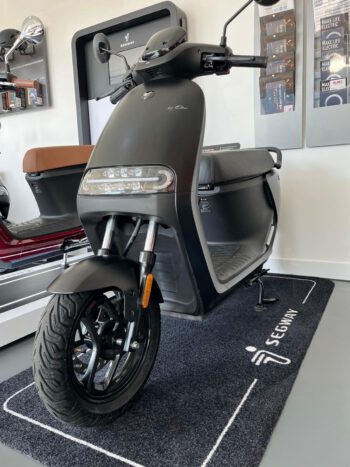 SEGWAY E110SE Launch Edition 45km mat zwart 9527km / b.j. 10-07-21