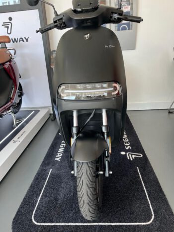 SEGWAY E110SE Launch Edition 45km mat zwart 9527km / b.j. 10-07-21 - Afbeelding 2