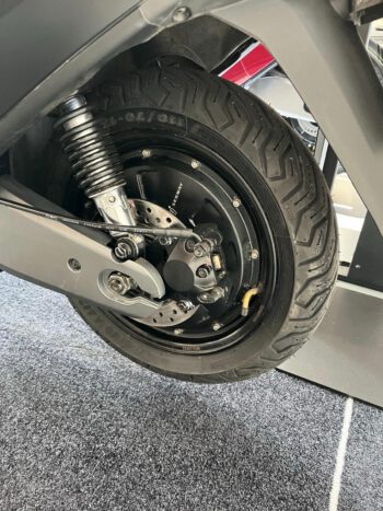 SEGWAY E110SE Launch Edition 45km mat zwart 9527km / b.j. 10-07-21 - Afbeelding 4