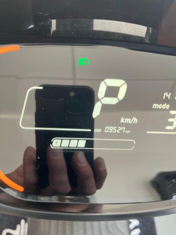 SEGWAY E110SE Launch Edition 45km mat zwart 9527km / b.j. 10-07-21 - Afbeelding 6