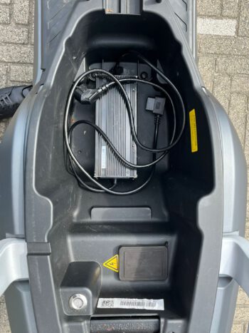 NIU NQi MAT GRIJS 60V35AH B.J.18-9-2023 / 835KM - Afbeelding 12
