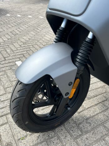 NIU NQi MAT GRIJS 60V35AH B.J.18-9-2023 / 835KM - Afbeelding 7